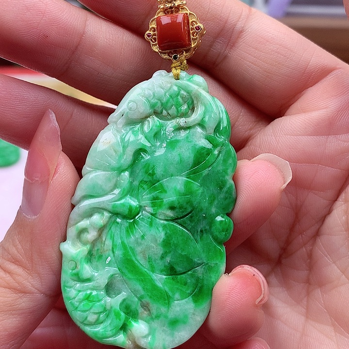 翡翠颈饰银S925镶嵌翡翠