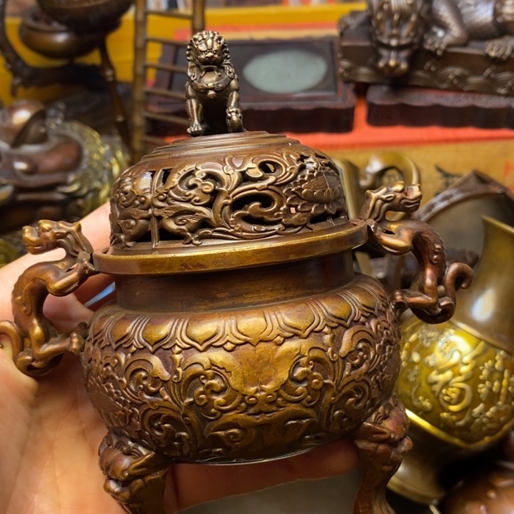 铜器摆件做工精良