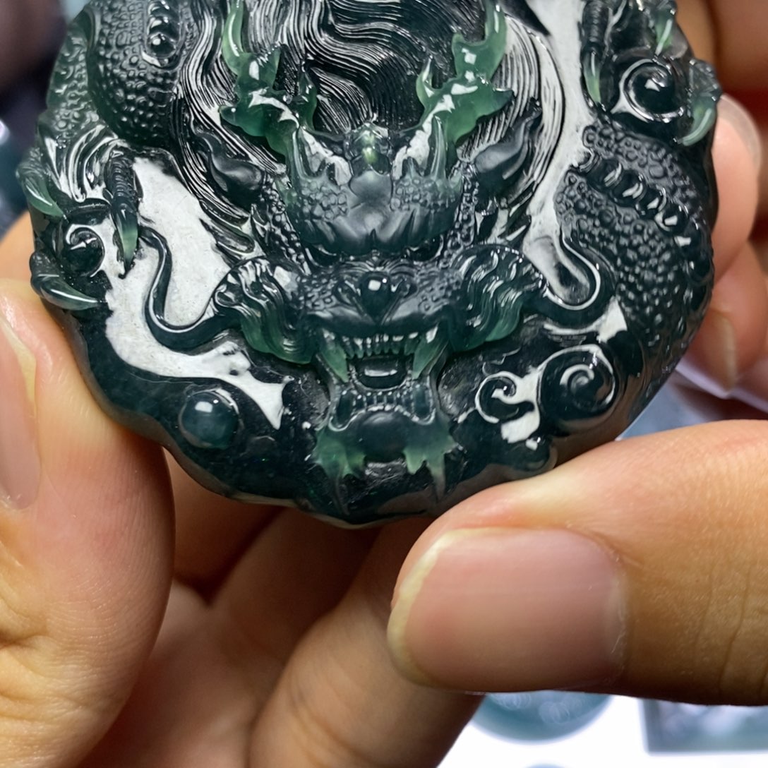 定制翡翠未镶嵌龙牌