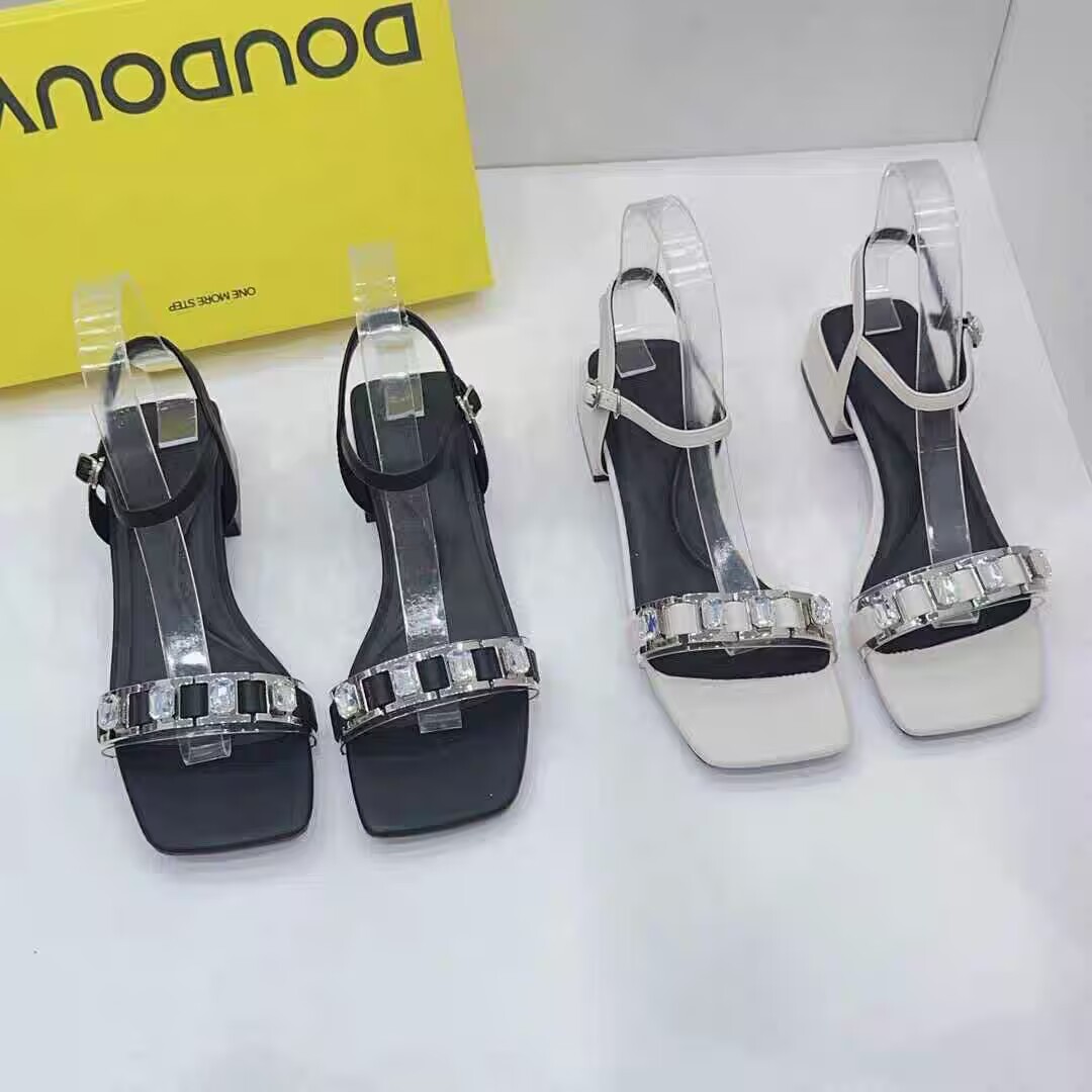 7-765夏季新品女凉鞋粗跟一字扣凉鞋平底女凉鞋百搭低跟鞋女