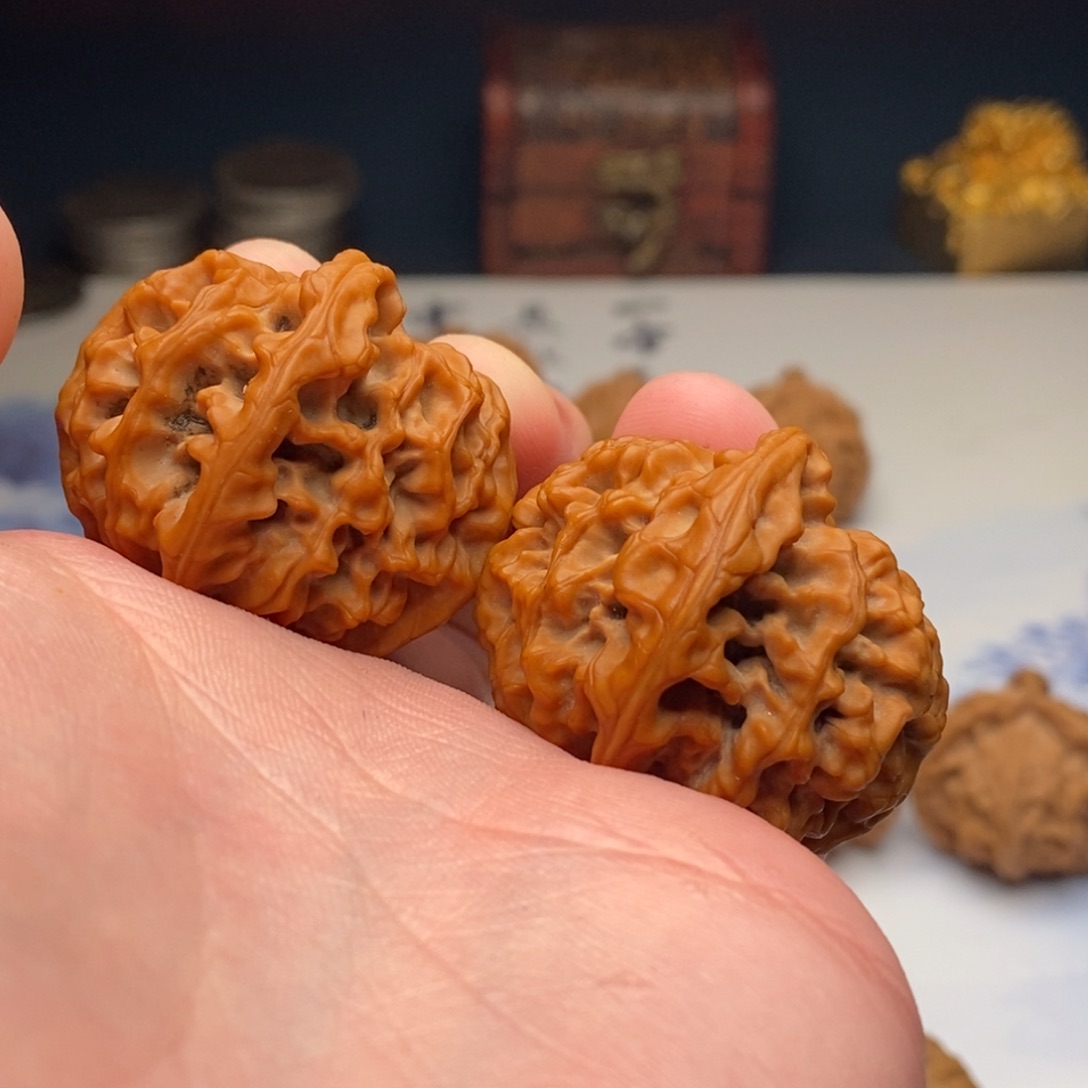 芝***O文玩核桃把件秦闷