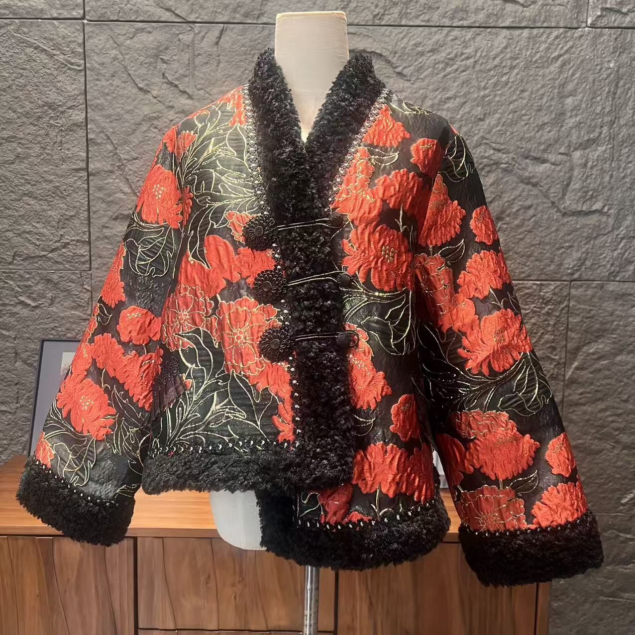 拂之韵原创女装【流金岁月】中式宽松亮丝立体提花斜门襟棉服