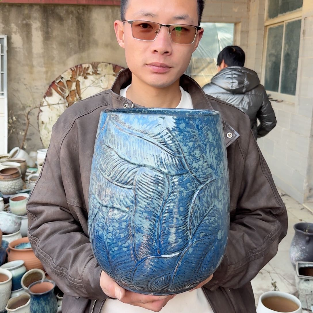 紫砂花盆口21高31（一个芭蕉叶蓝雪花