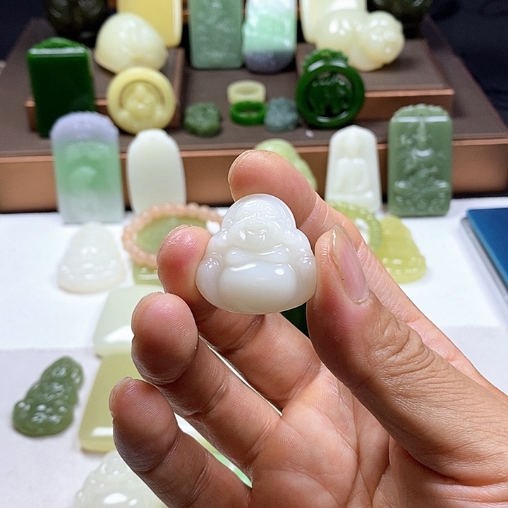 和田玉（糖玉）未镶嵌珠宝奇石