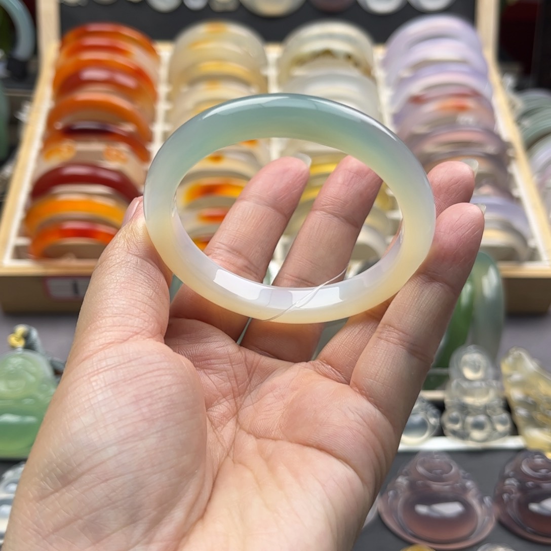 玛瑙/玉髓手镯未镶嵌54+