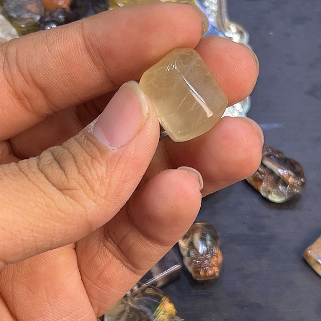 烙***酪水晶颈饰未镶嵌兔毛