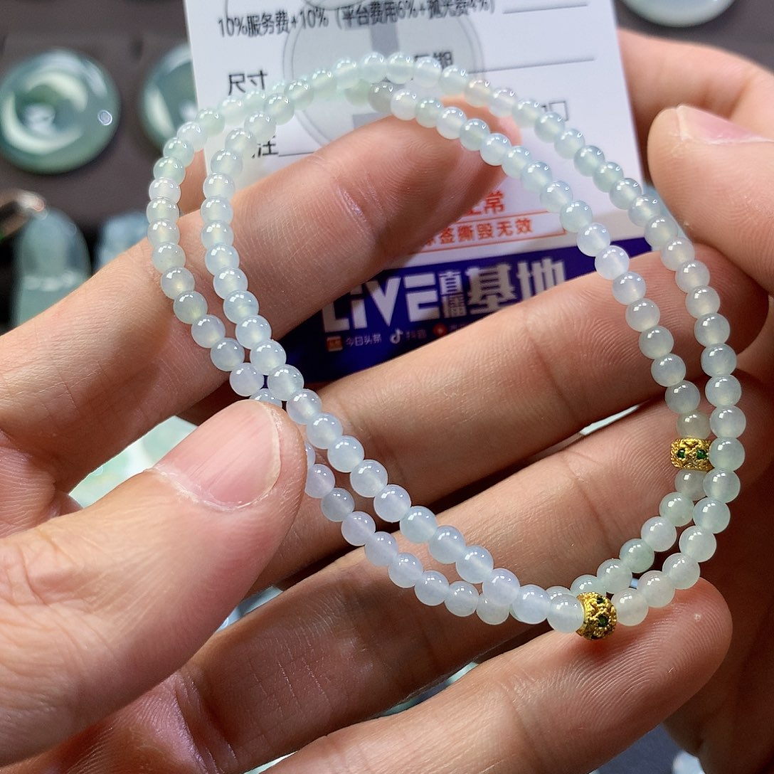 翡翠颈饰未镶嵌手串发其一