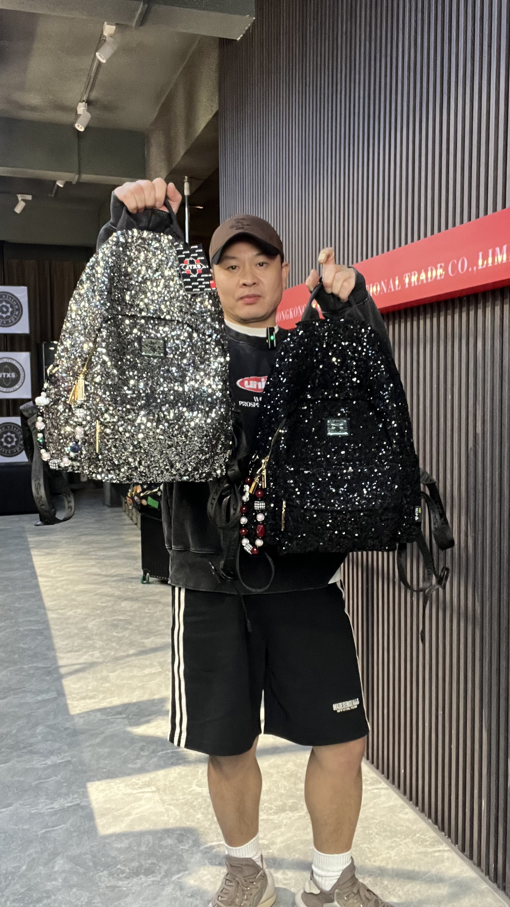 JTXS【原创亮片】2025新款亮片双肩包学生书包双肩旅行包妈咪双肩包