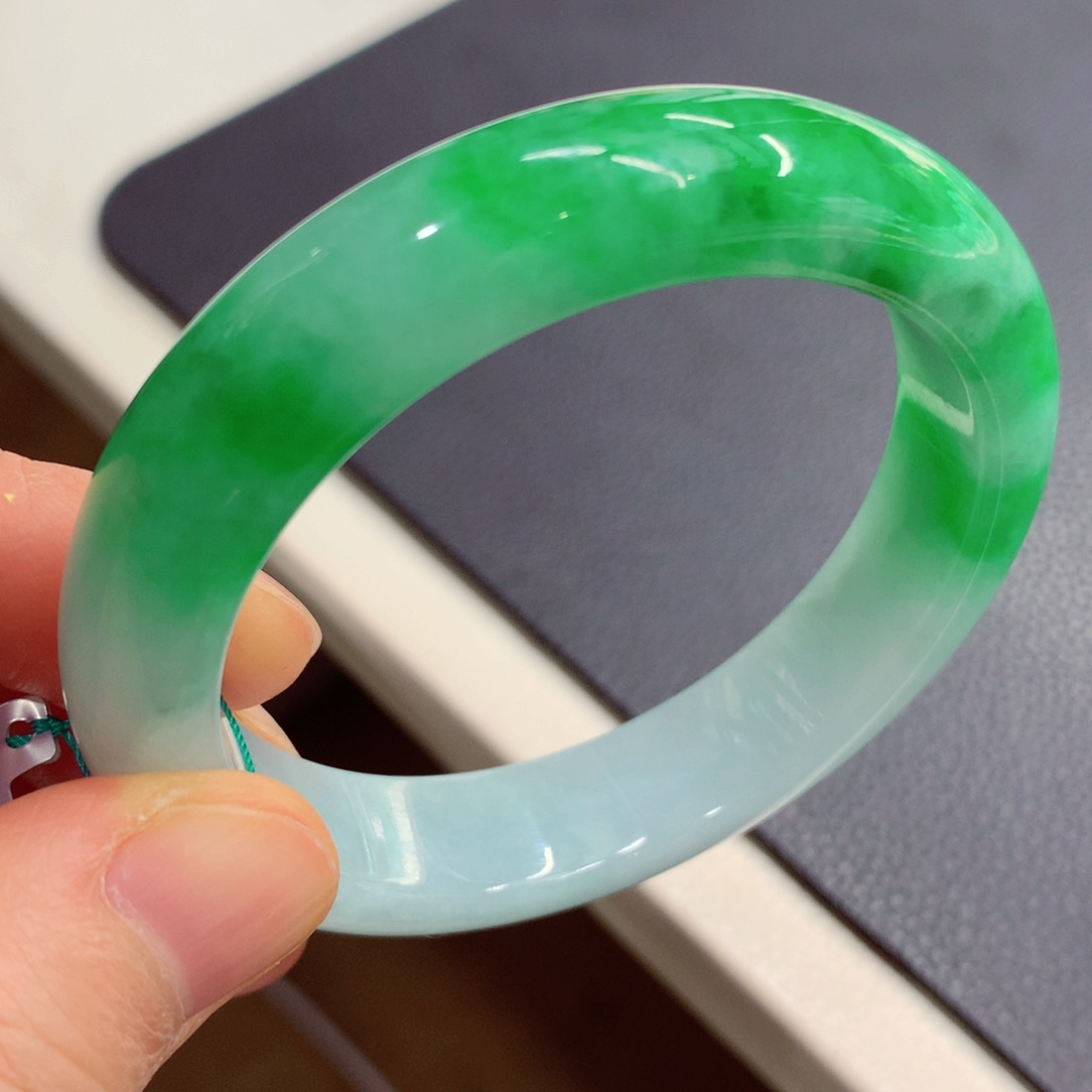 未镶嵌手镯翡翠翡翠