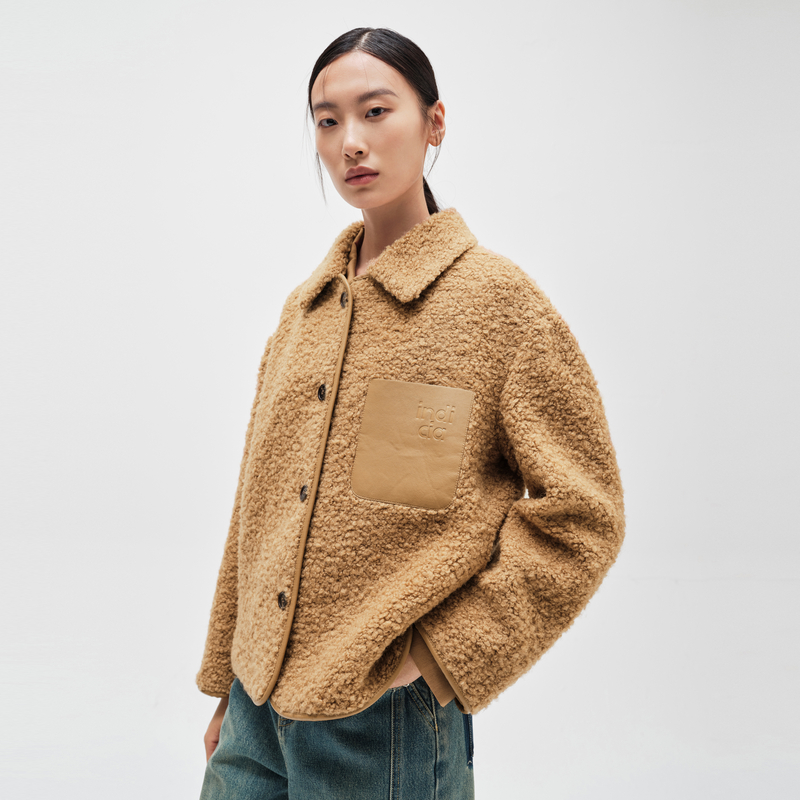 indicia标记商场冬款绵羊毛翻领绒绒拼接短外套简约F2D4WT711C