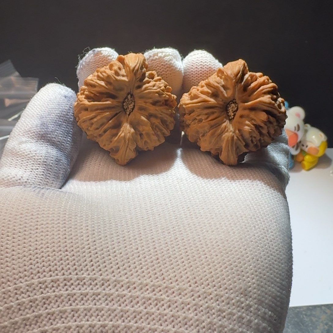 灵***魂文玩核桃把件10号链接