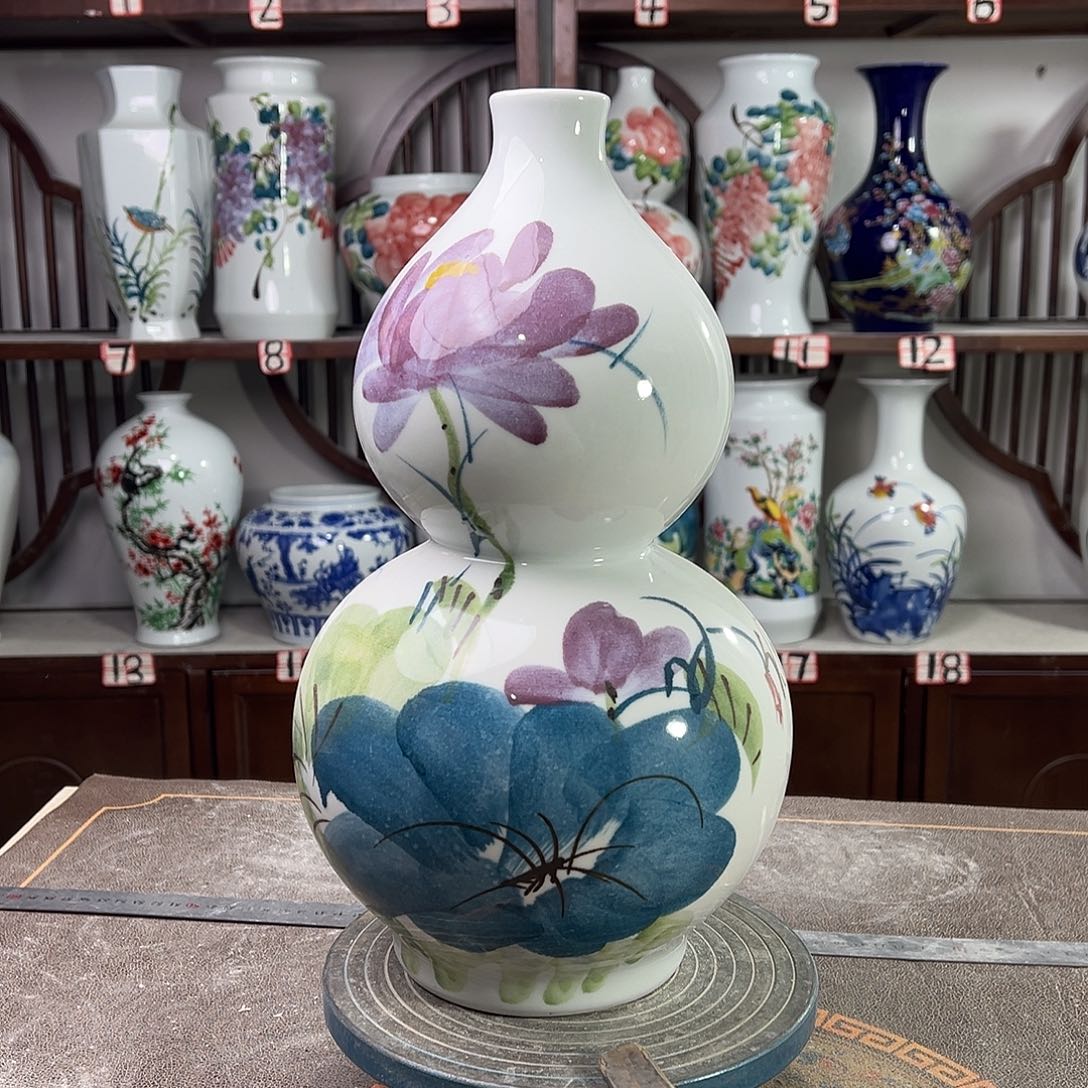 陶摆件景德镇陶瓷葫紫荷