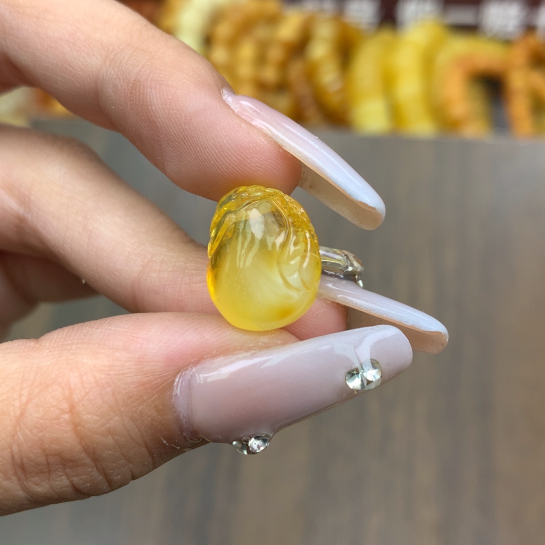歌****琥珀未镶嵌珠宝奇石