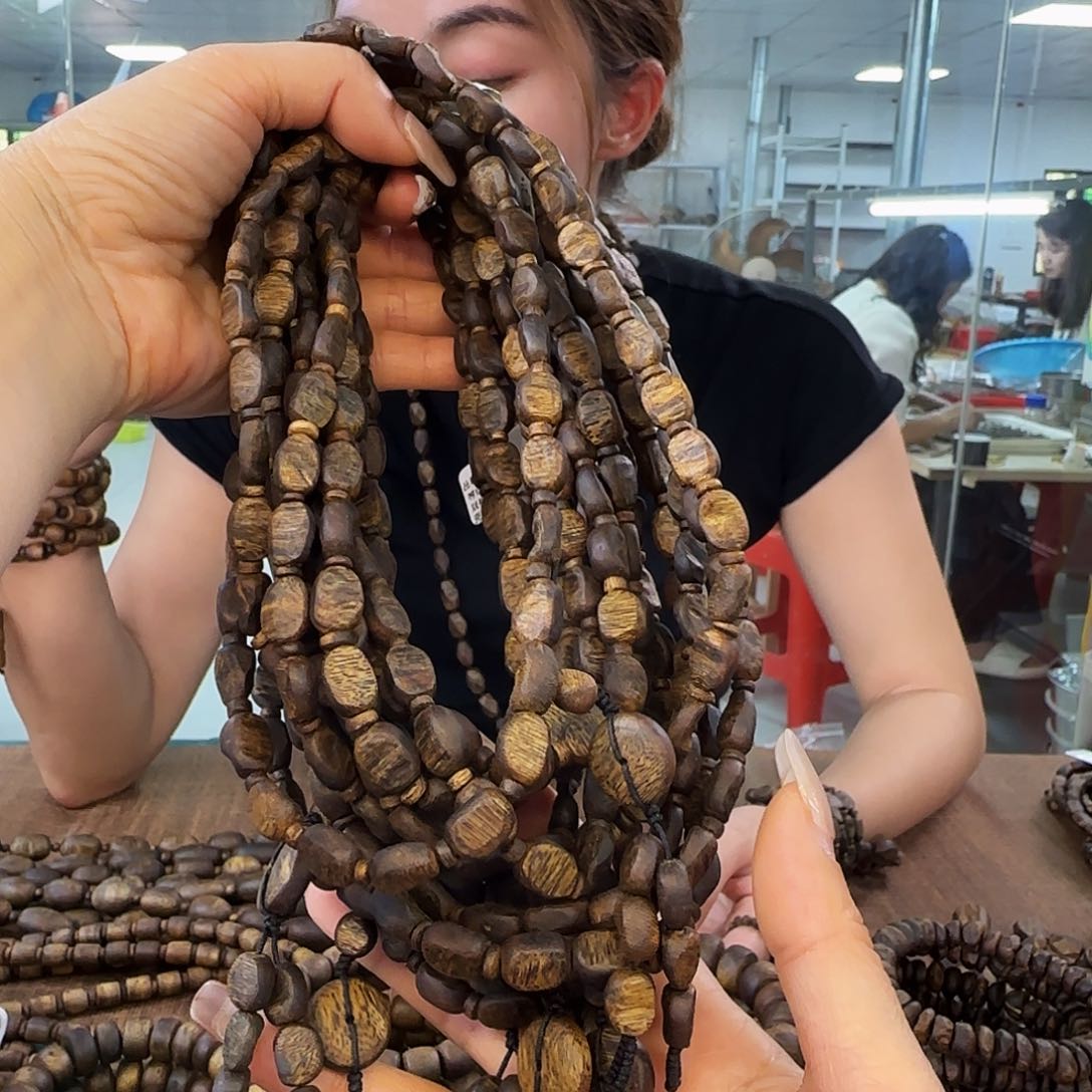 沉香手串多样性发货1条红凹999820