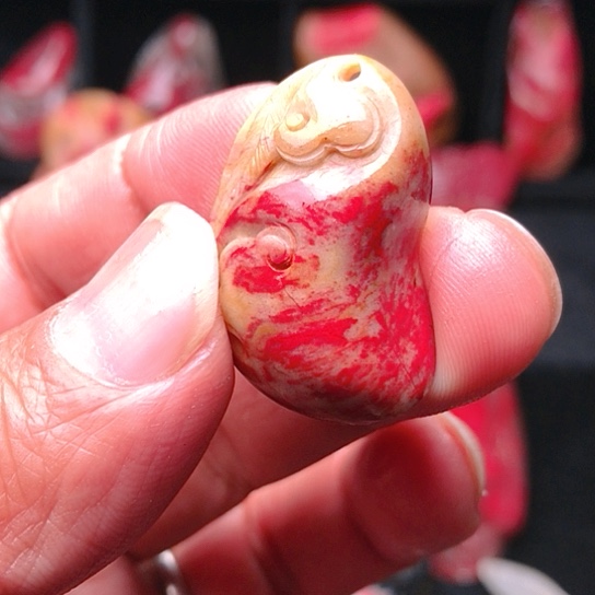 昌化鸡血石昌化鸡血石精品挂件