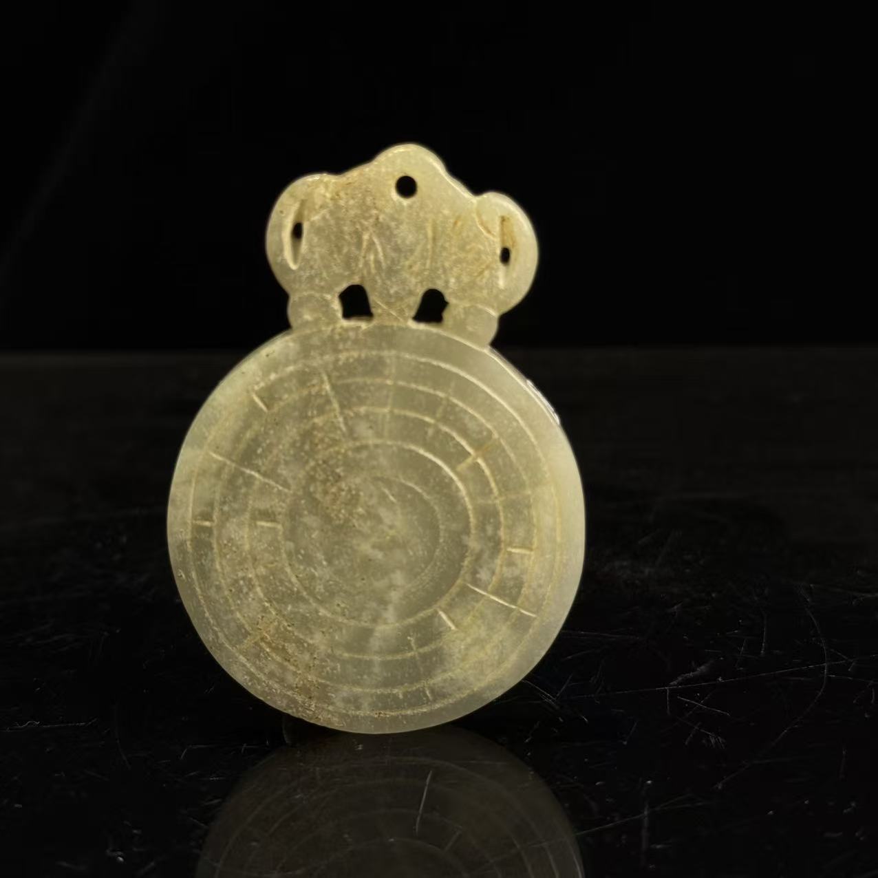 旧藏和田玉八卦牌