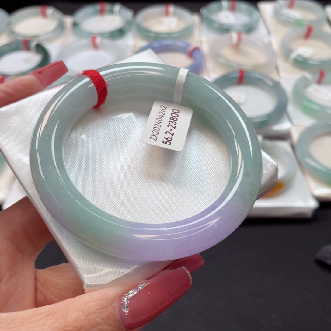 【闪购商品】翡翠手镯未镶嵌大胖圆条春带彩56.2圈21号