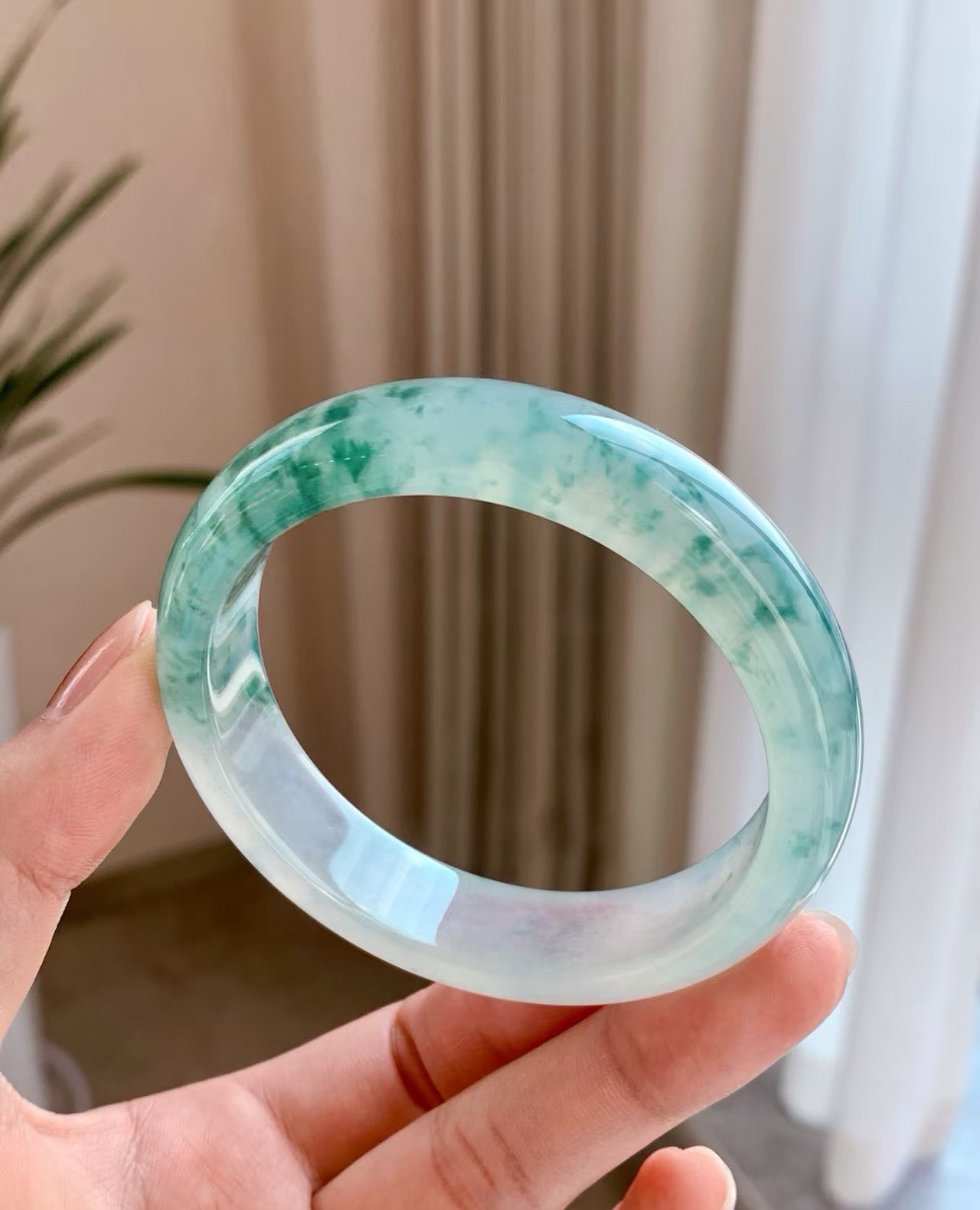 天然翡翠飘花手镯 圈口测量图