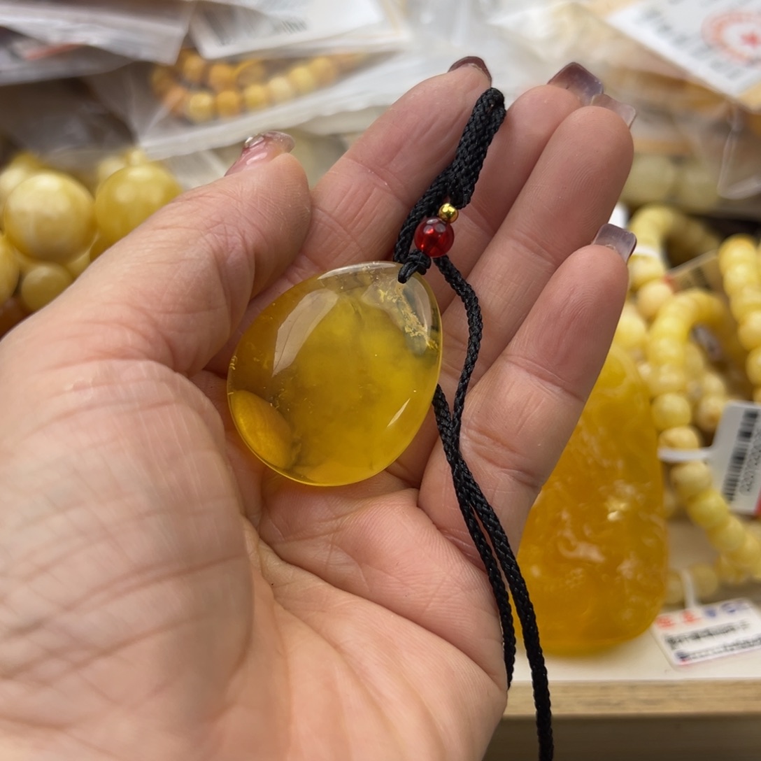 琥珀珠宝奇石未镶嵌