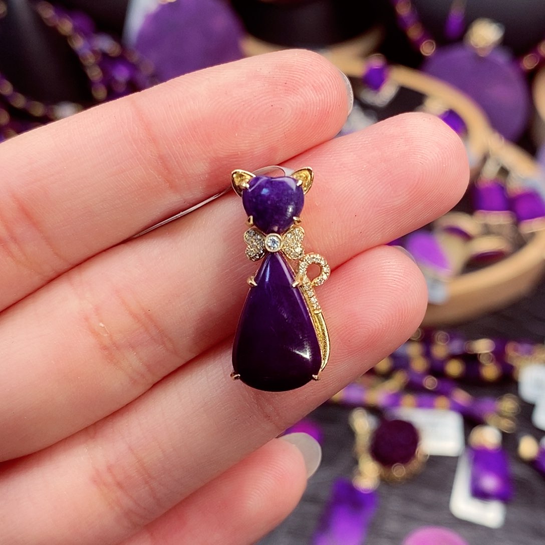 苏纪石（舒俱来）吊坠18K金镶嵌