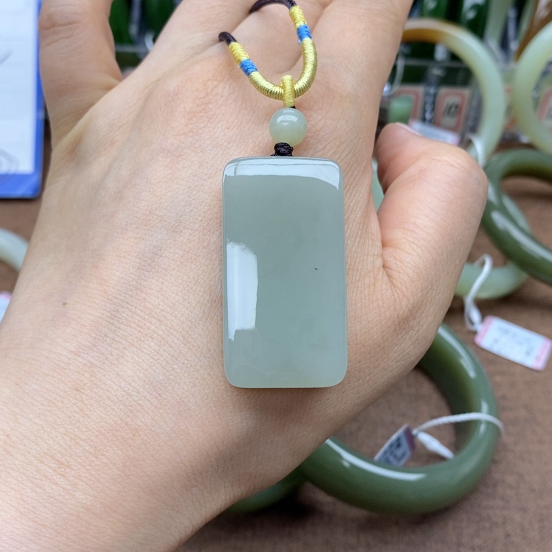 和田玉未镶嵌吊坠(不含链)