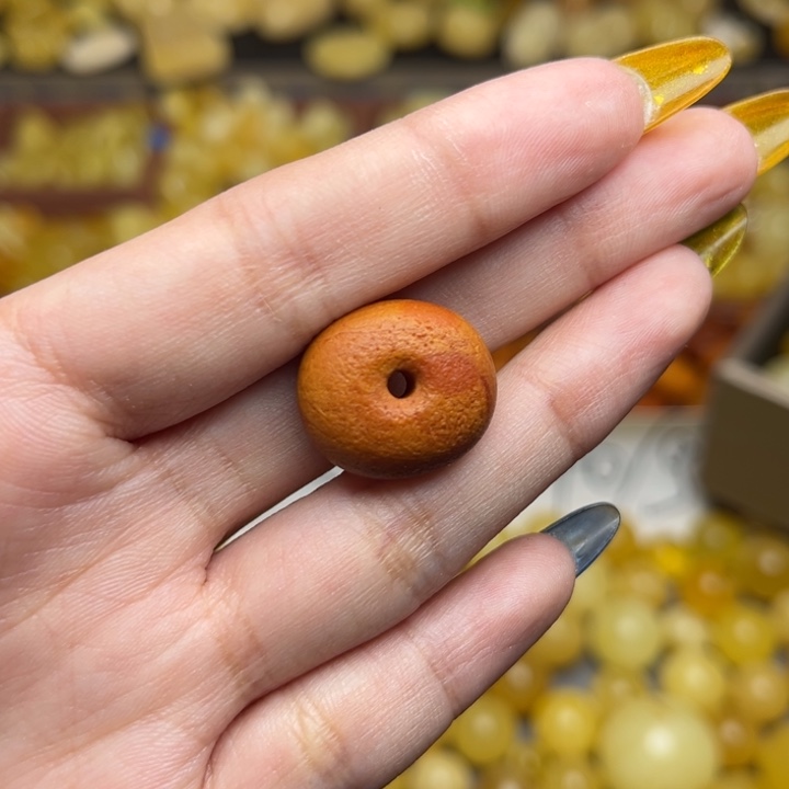 汉***乐蜜蜡未镶嵌珠宝奇石天然蜜蜡老蜡橘皮藏扣