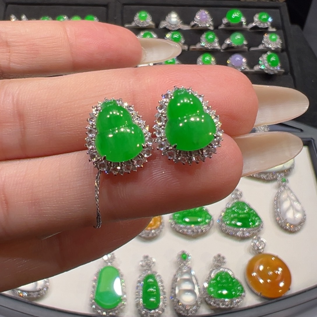 翡翠18K金镶嵌耳饰