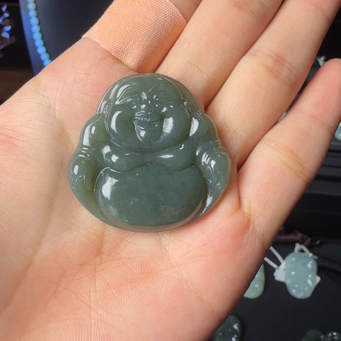 颈饰未镶嵌和田玉（青玉）