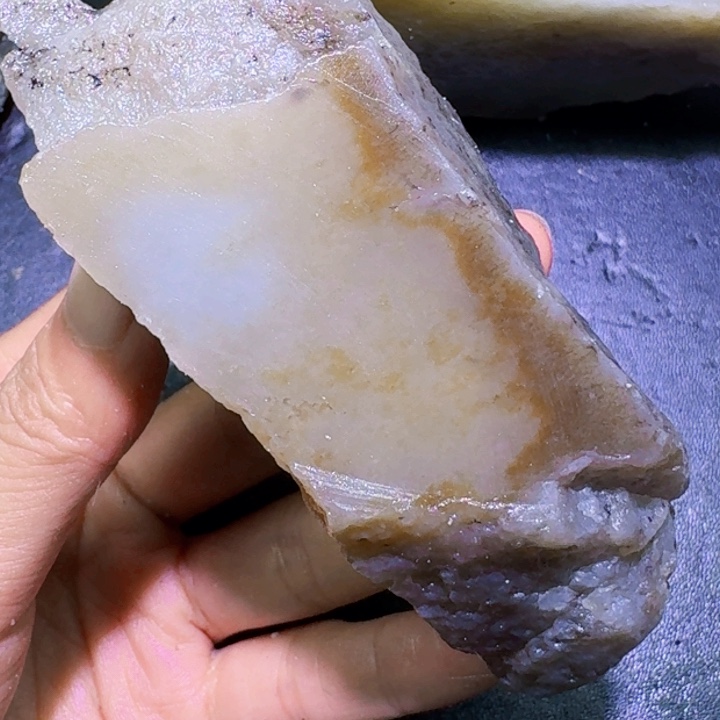 未镶嵌和田玉（糖玉）珠宝半成品