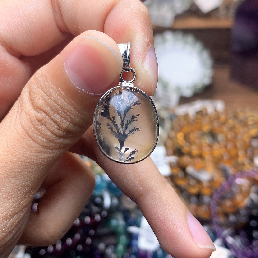 水晶小树胶花项链未镶嵌