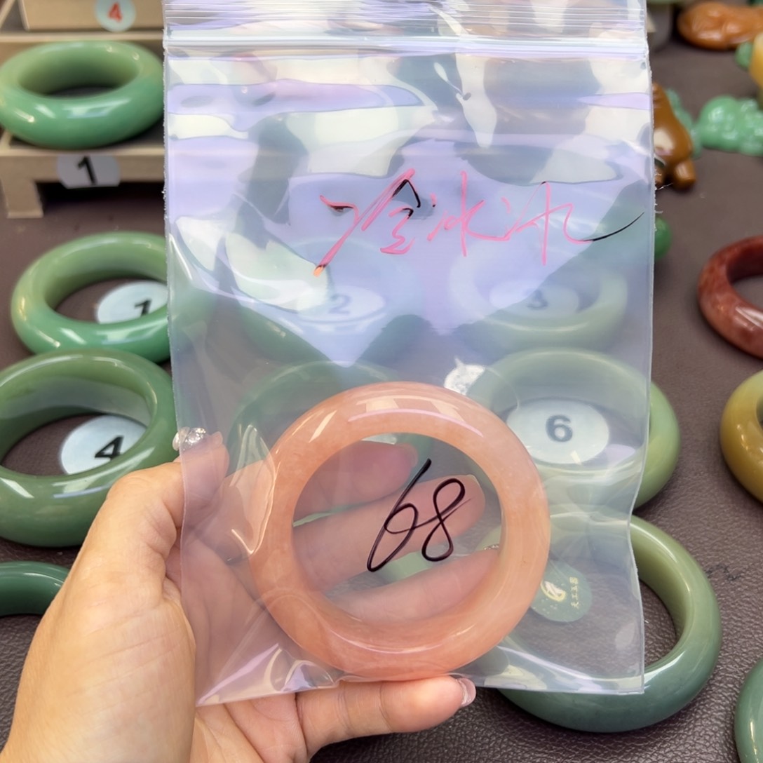 未镶嵌手镯石英岩玉冷*冰