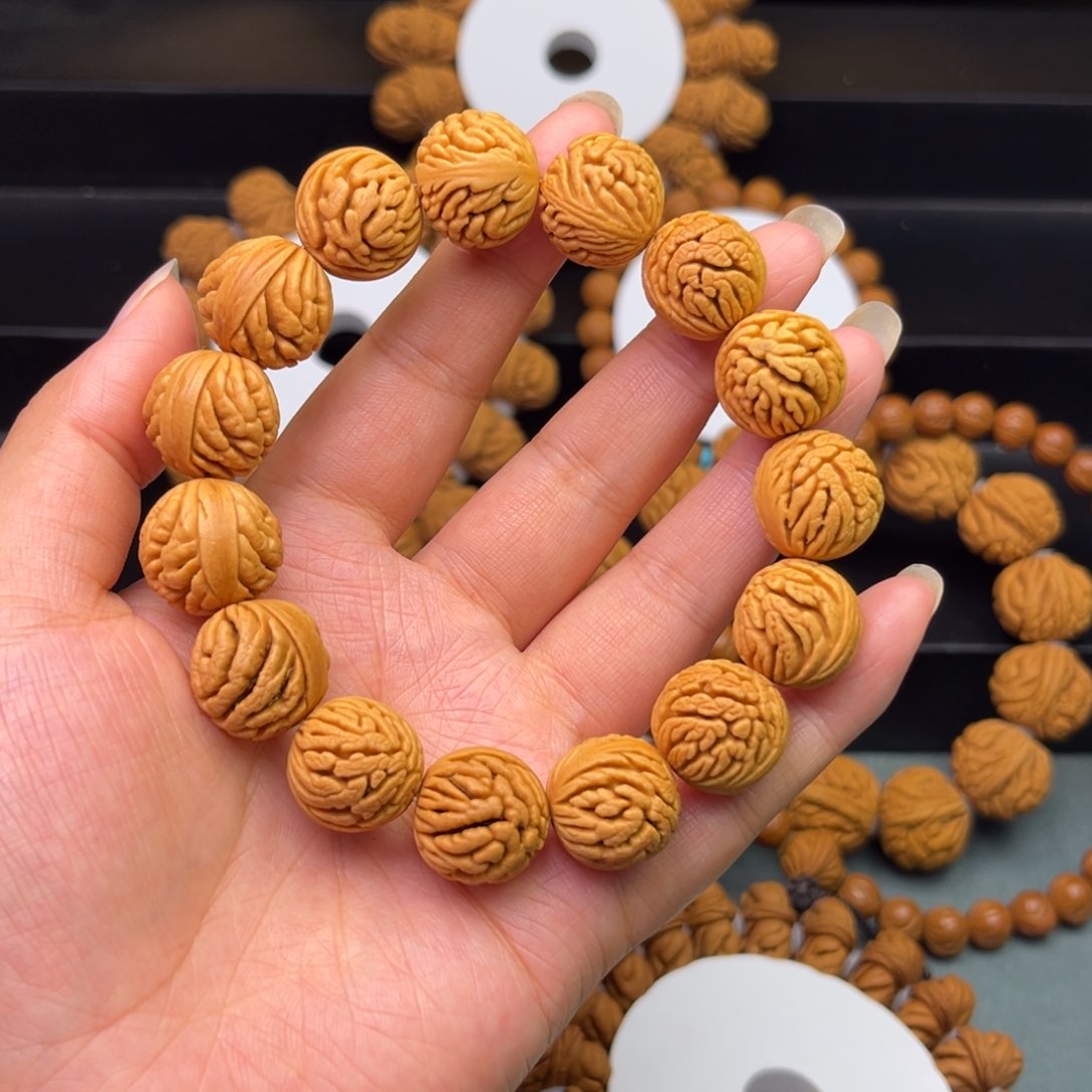 桃核手串有*祥云手串