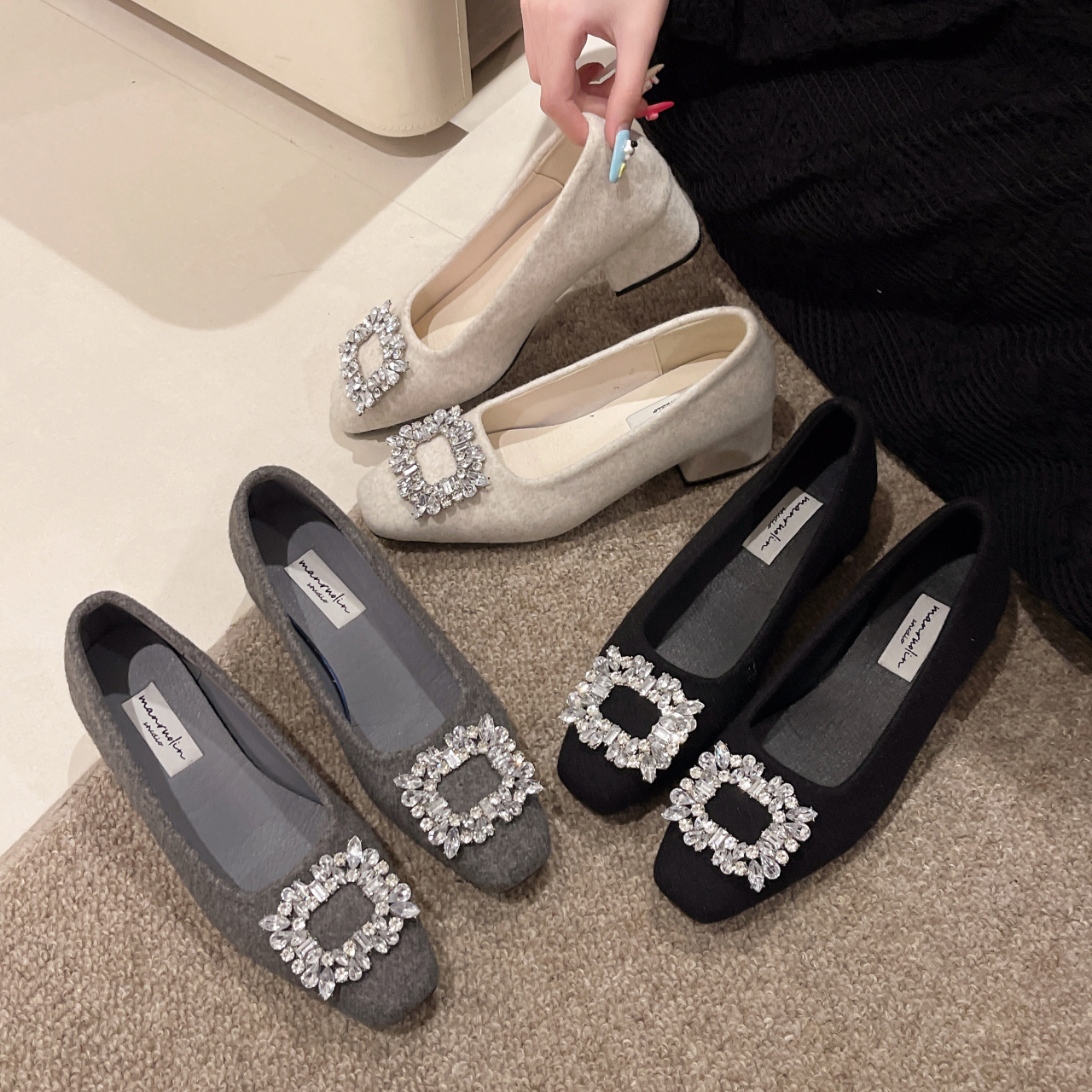 2025淑女粗跟软底纯色女单鞋设计感方头百搭防滑鞋网红新款优雅配