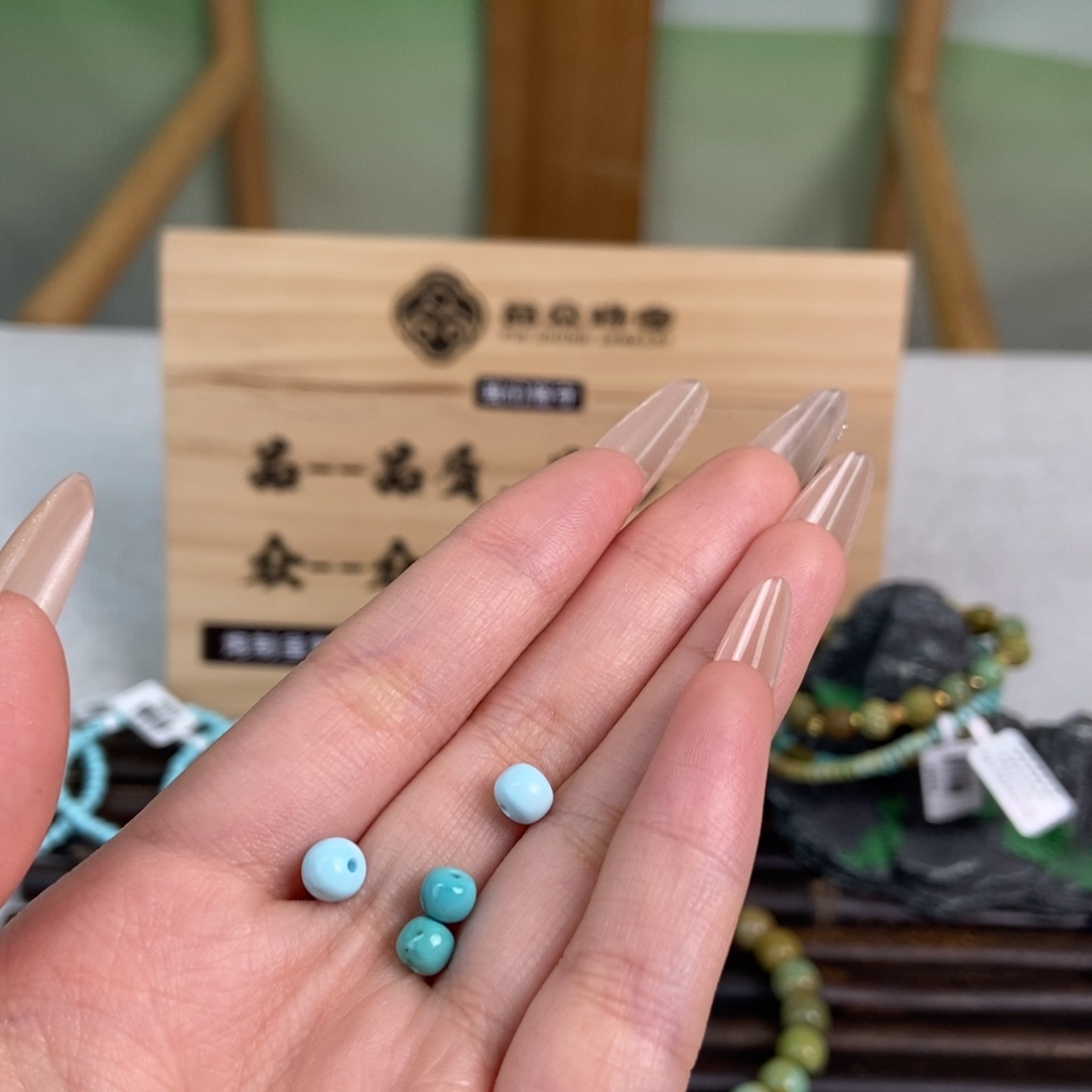 绿松石配饰未镶嵌