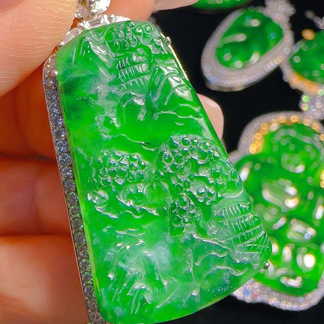 翡翠吊坠(赠链)银S925镶嵌