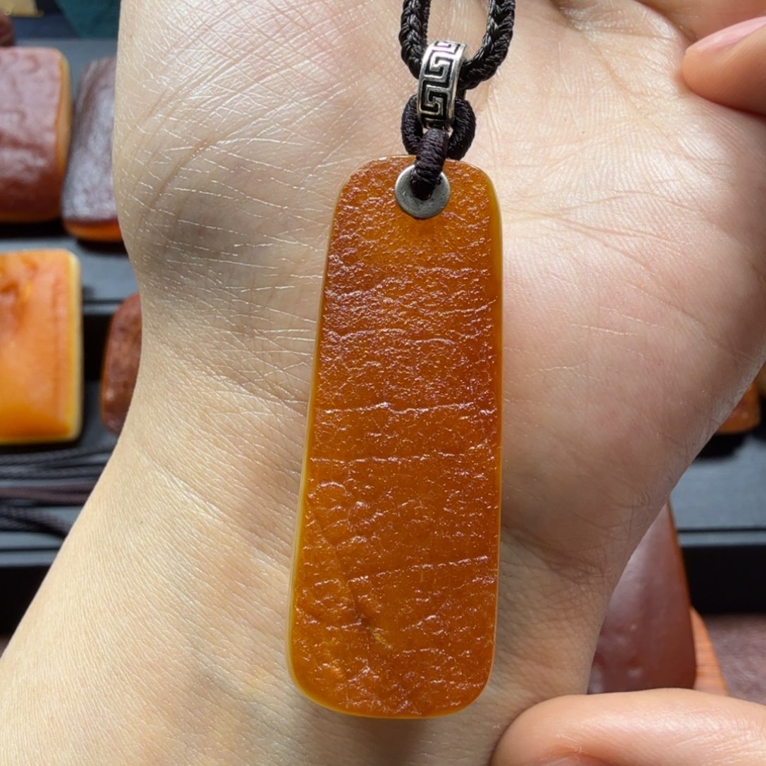 未镶嵌琥珀吊坠(赠链)