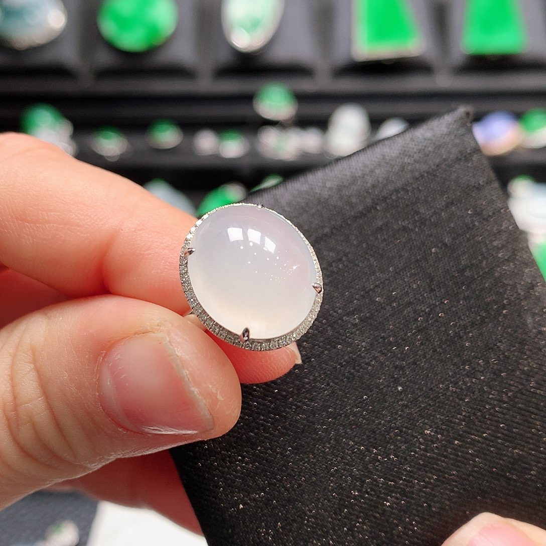 翡翠戒指18K金镶嵌戒指