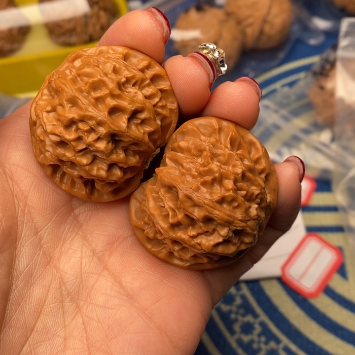 @***叔桃核吊坠宫灯核桃