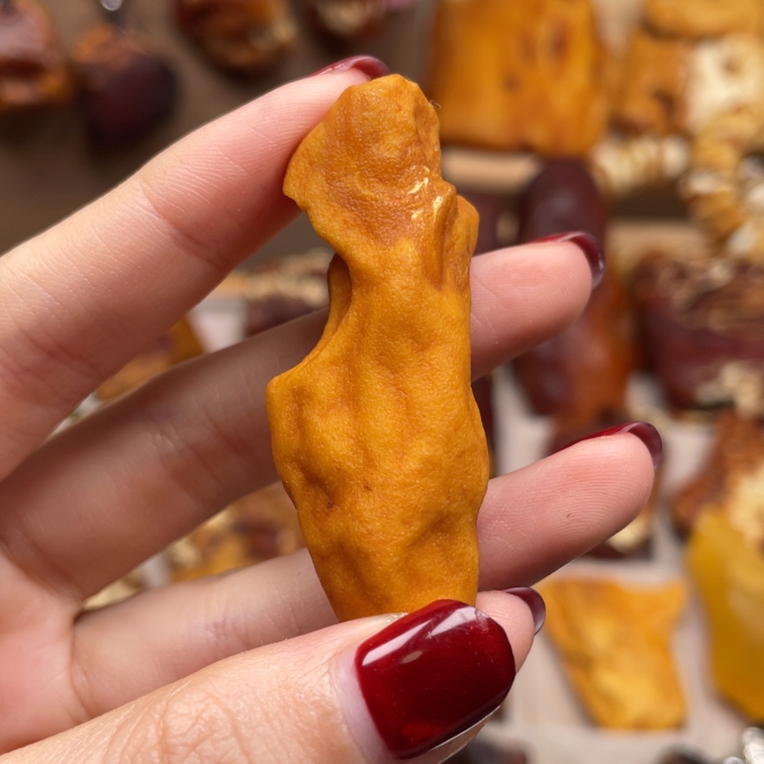 琥珀未镶嵌珠宝奇石