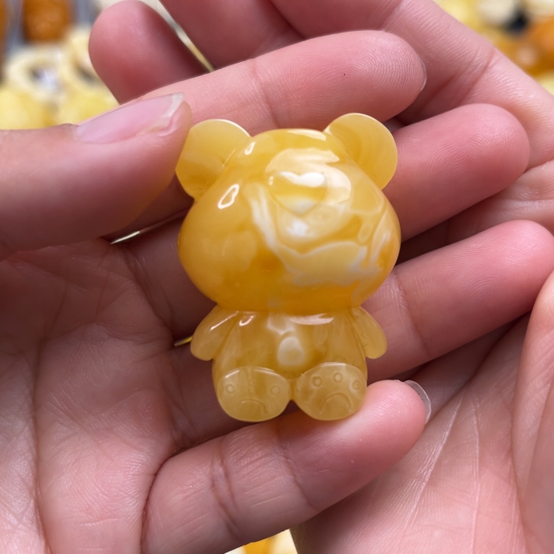 琥珀裸石未镶嵌小熊