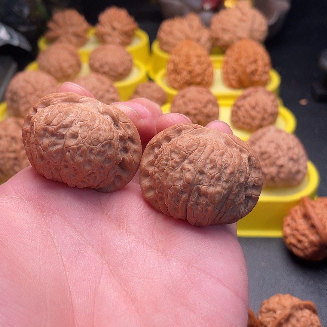 普***疫文玩核桃吊坠血麒麟41