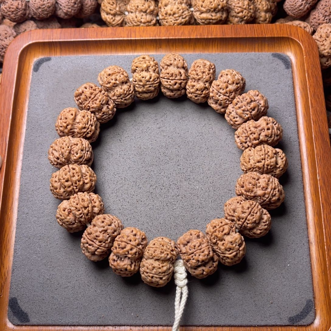 菩提籽类13号金刚菩提梅花夹板手持24