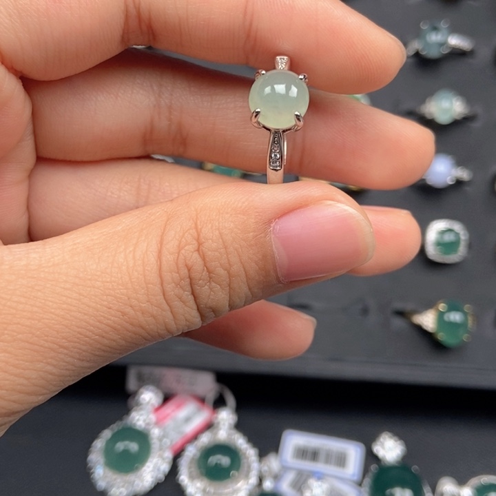 翡翠未镶嵌戒指戒指