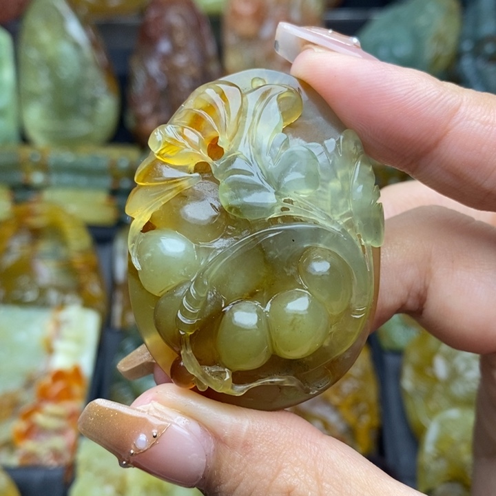 未镶嵌蛇纹石玉颈饰