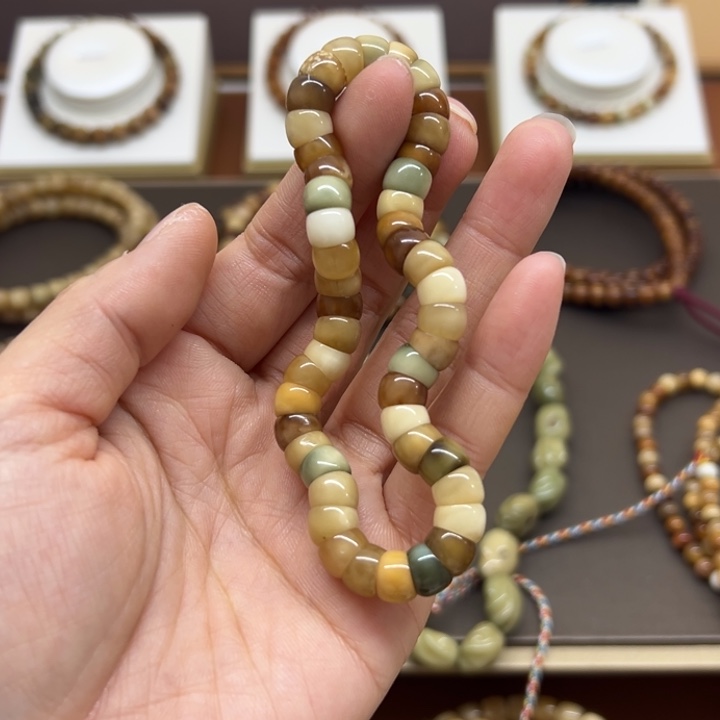 龙脊菩提手串多宝色直切大肠手串