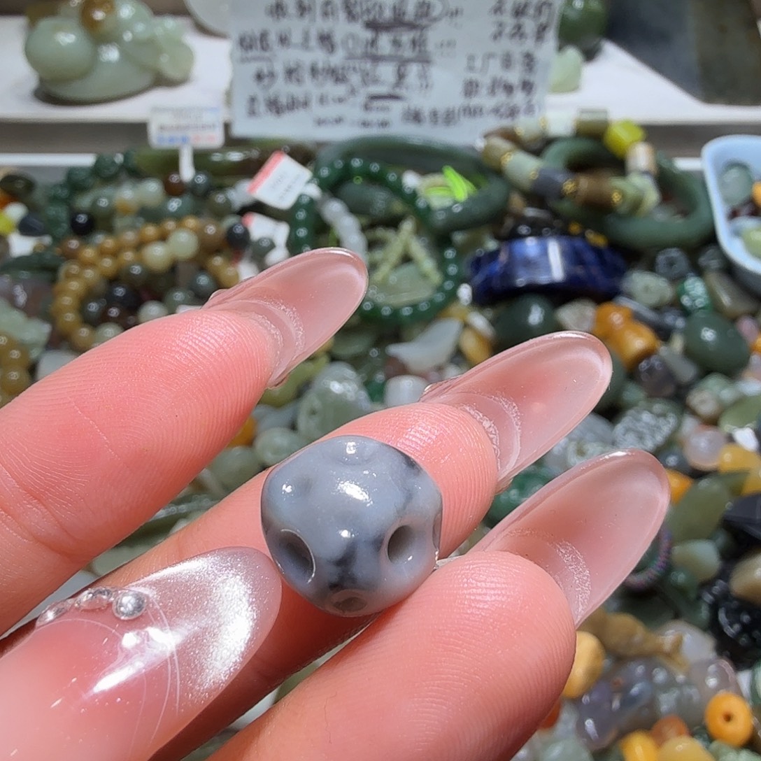 和田玉未镶嵌珠宝奇石