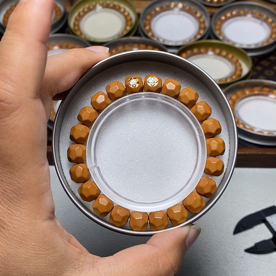 猴头核桃手串63号双标钻面魔方10左右