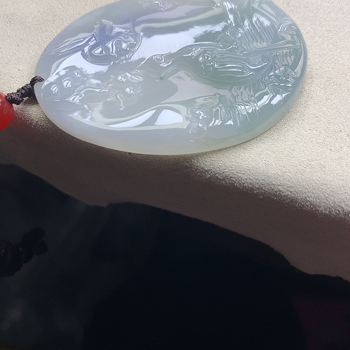 翡翠颈饰未镶嵌吊坠