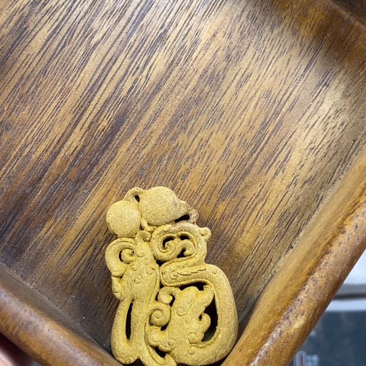 泥塑百花清目镂空福字牌