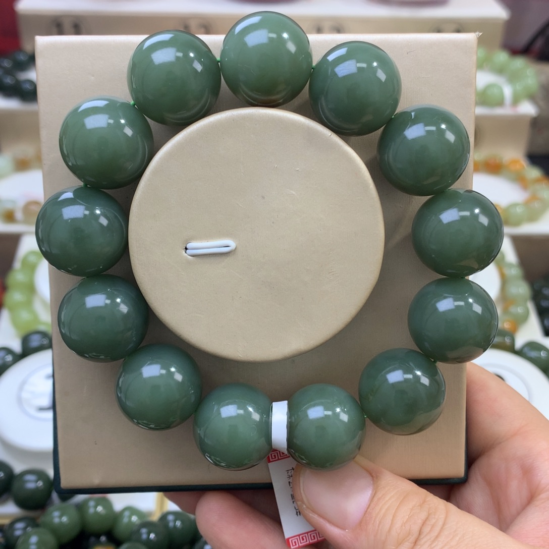 笑***生和田玉未镶嵌手链